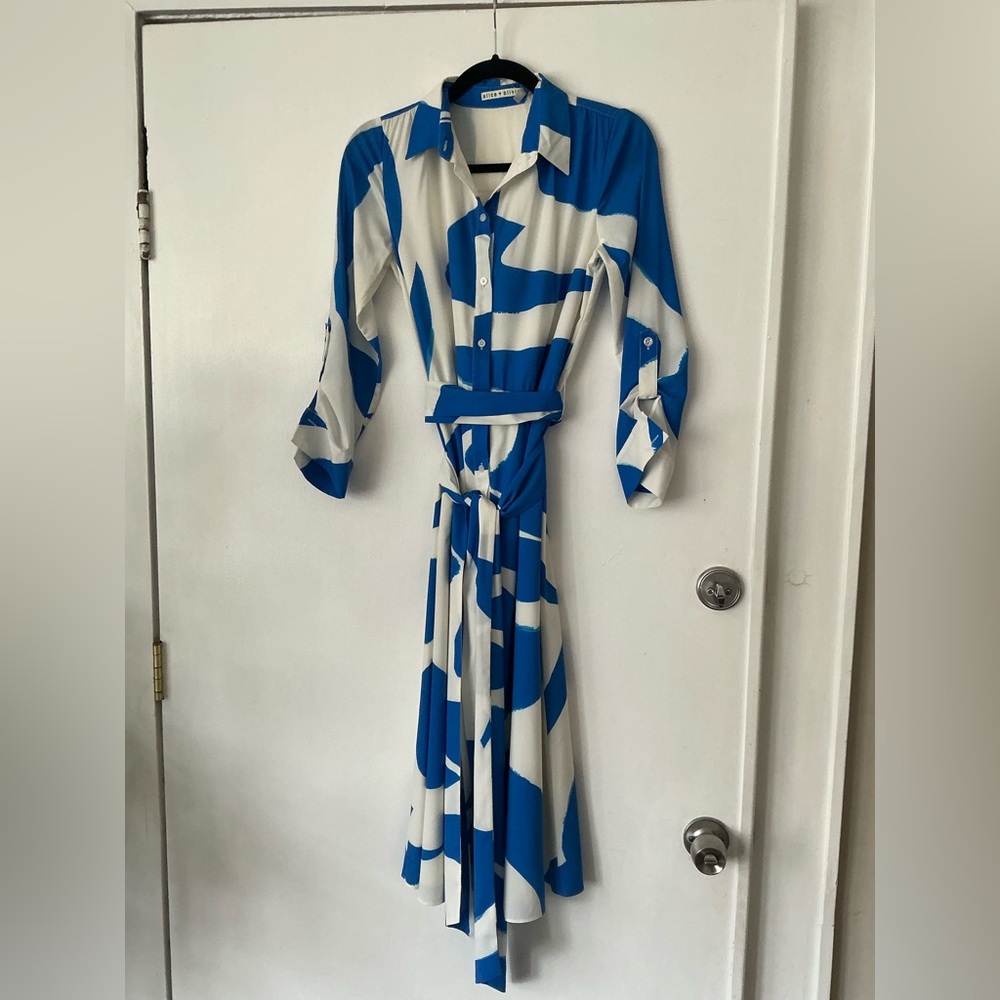 Alice + Olivia Blue and White Abstract Shirt Dress